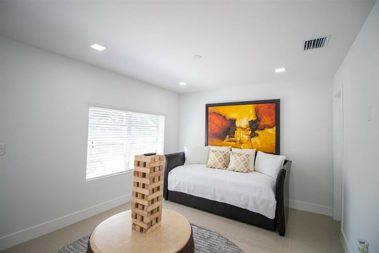 Like New Miami Springs Family Home