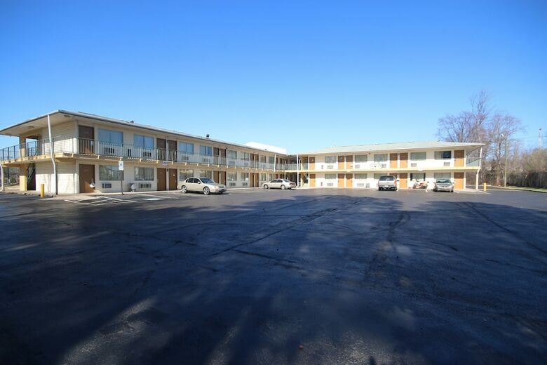 Royal Inn Charlotte Airport Hotel