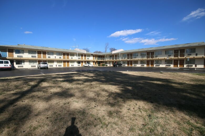 Royal Inn Charlotte Airport Hotel