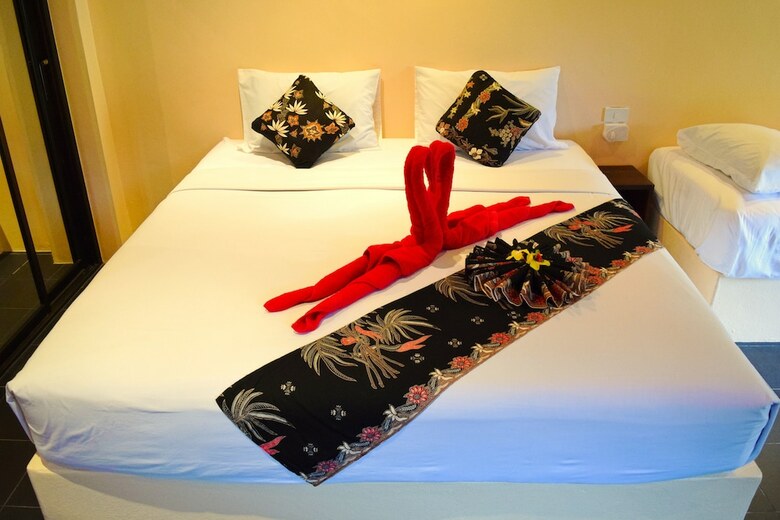 Hotel Lanta Pearl Beach Resort