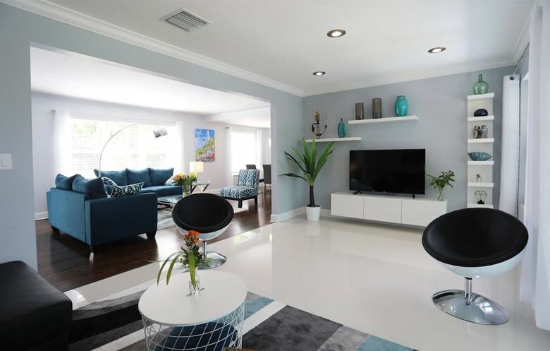Modern Miami Family Home Mins From The Beaches