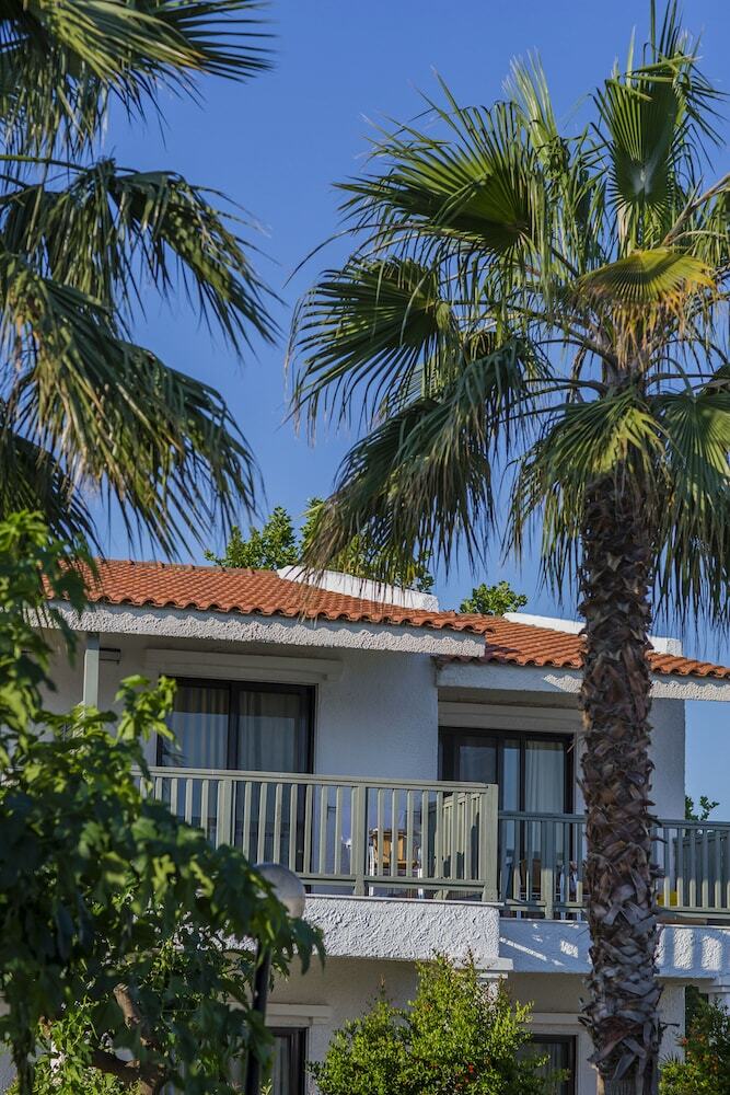 Golden Coast Hotel & Bungalows - All-inclusive