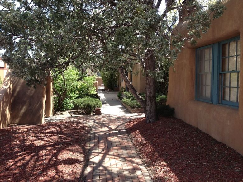 Pueblo Bonito Bed And Breakfast Inn
