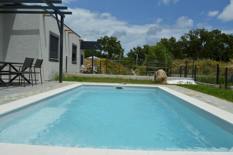 Villa Piscine Priv�e Jardin Ghisonaccia