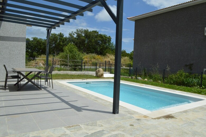 Villa Piscine Priv�e Jardin Ghisonaccia