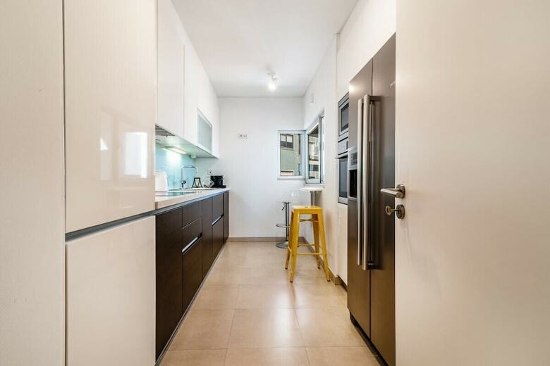 Gorgeous Apartment In Alges With Stunning Rooftop Pool