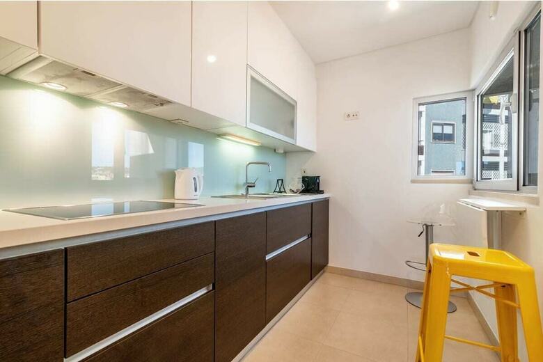 Gorgeous Apartment In Alges With Stunning Rooftop Pool