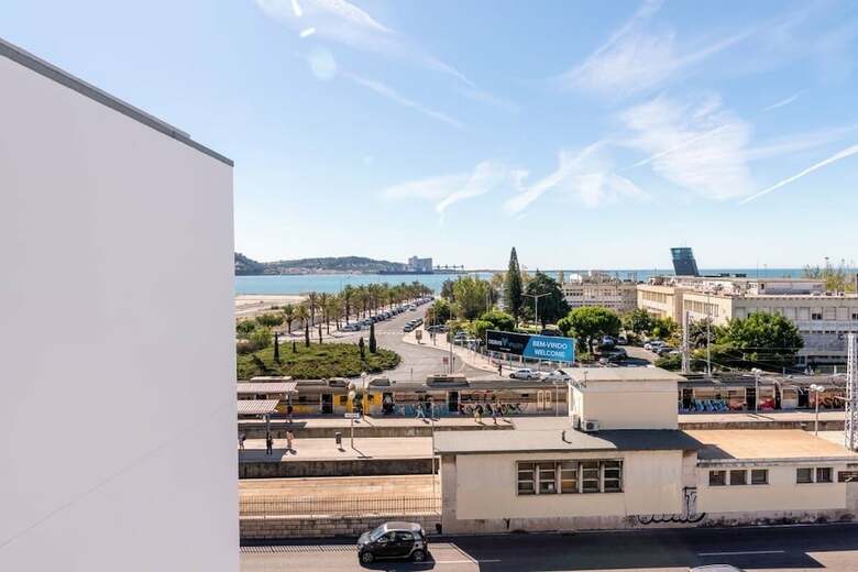 Gorgeous Apartment In Alges With Stunning Rooftop Pool