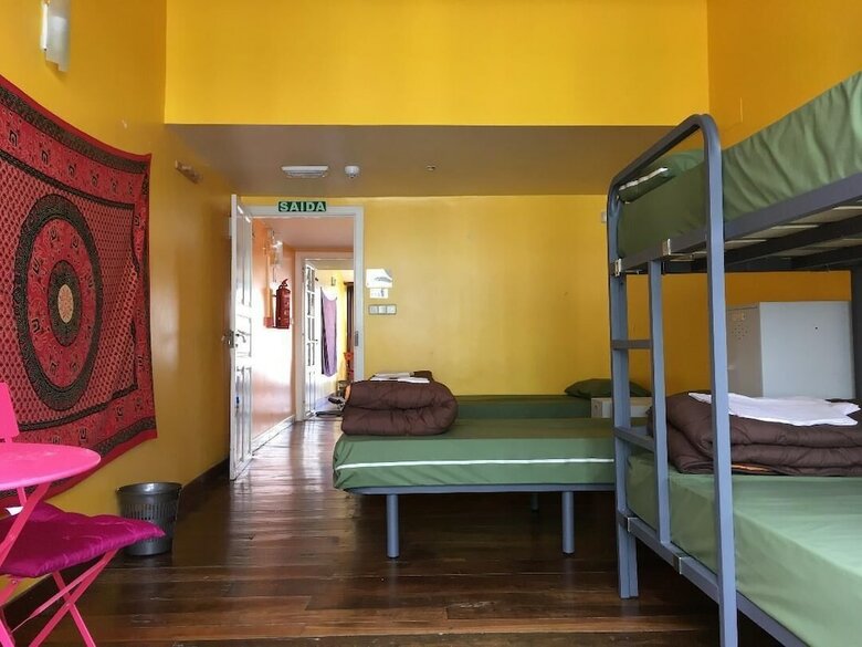 Hostal Albergue Azabache