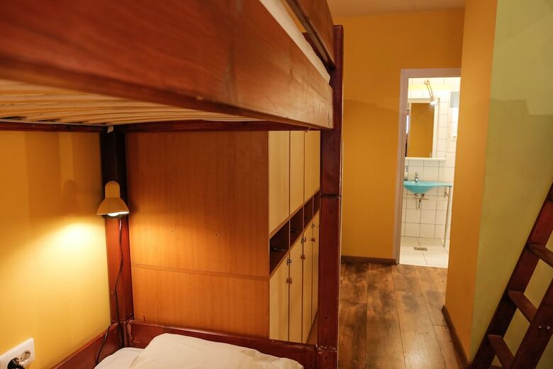 Hostal Bazar Hostel