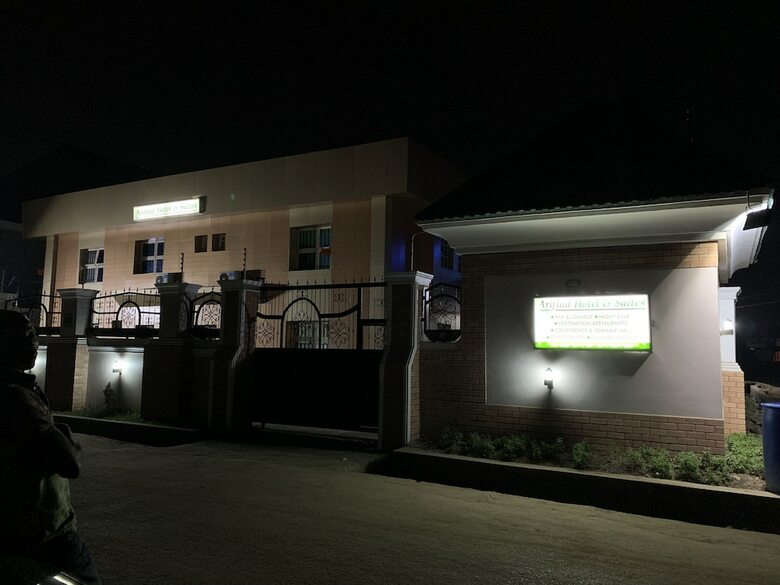 Ariflad Hotel & Suites