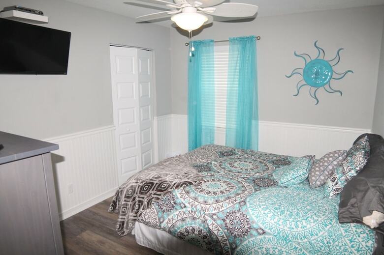 Pet Friendly, 3 Br, 2 Ba, Private Pool - Sunset Harbor