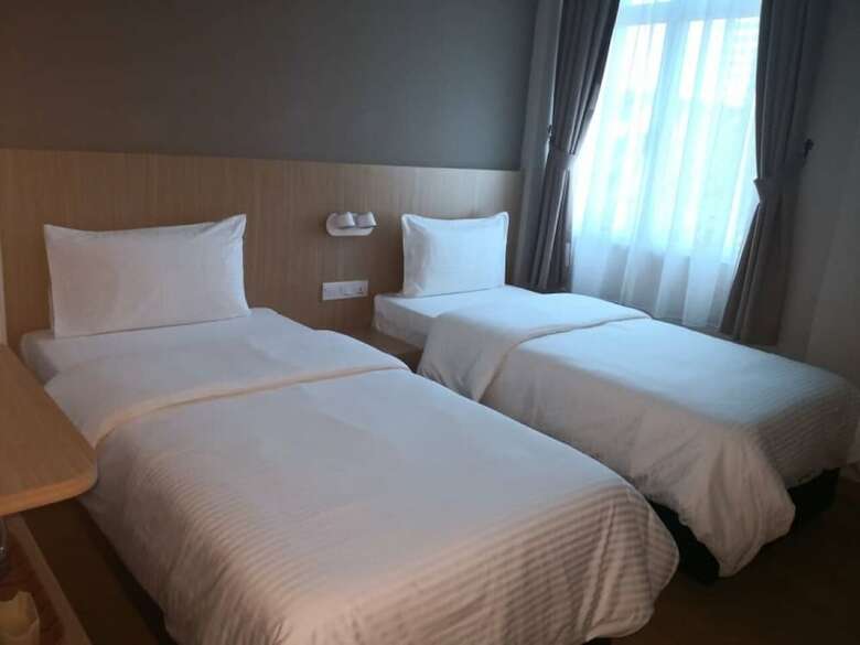 Walk In Hotel