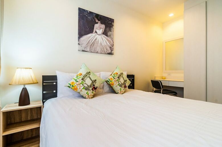 3bdr Townhouse 800m From Bangtao Beach