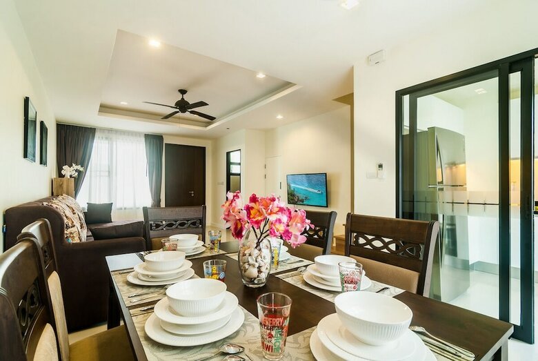 3bdr Townhouse 800m From Bangtao Beach