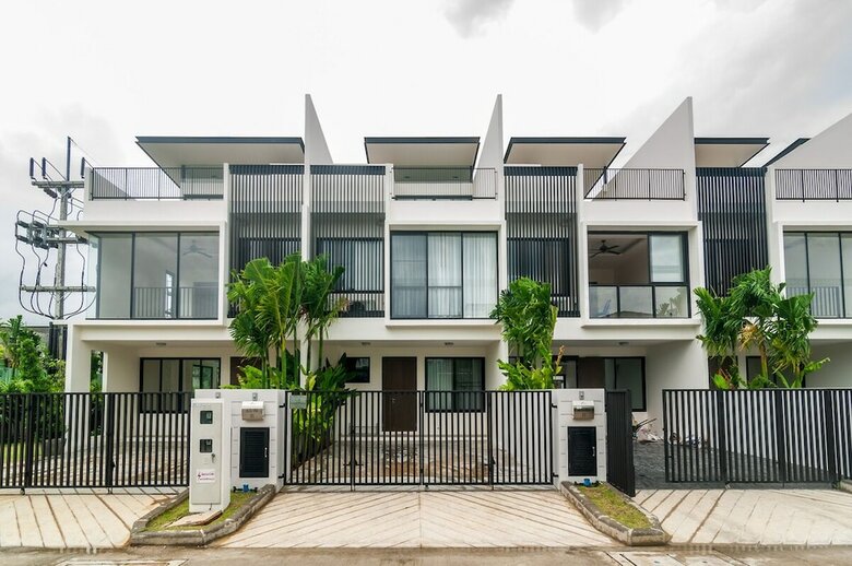 3bdr Townhouse 800m From Bangtao Beach