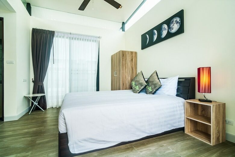 3bdr Townhouse 800m From Bangtao Beach