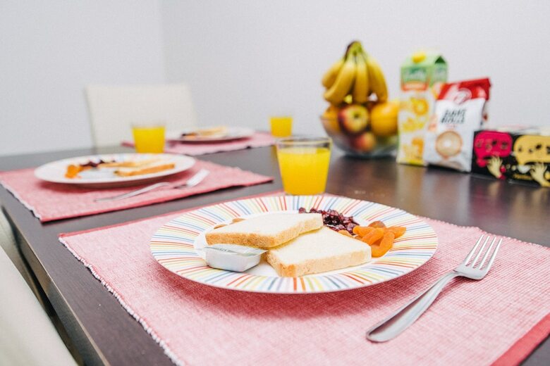 Bright Apartment With Huge Garden & Free Garage