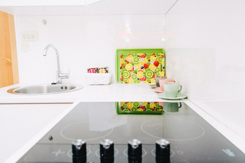 Bright Apartment With Huge Garden & Free Garage