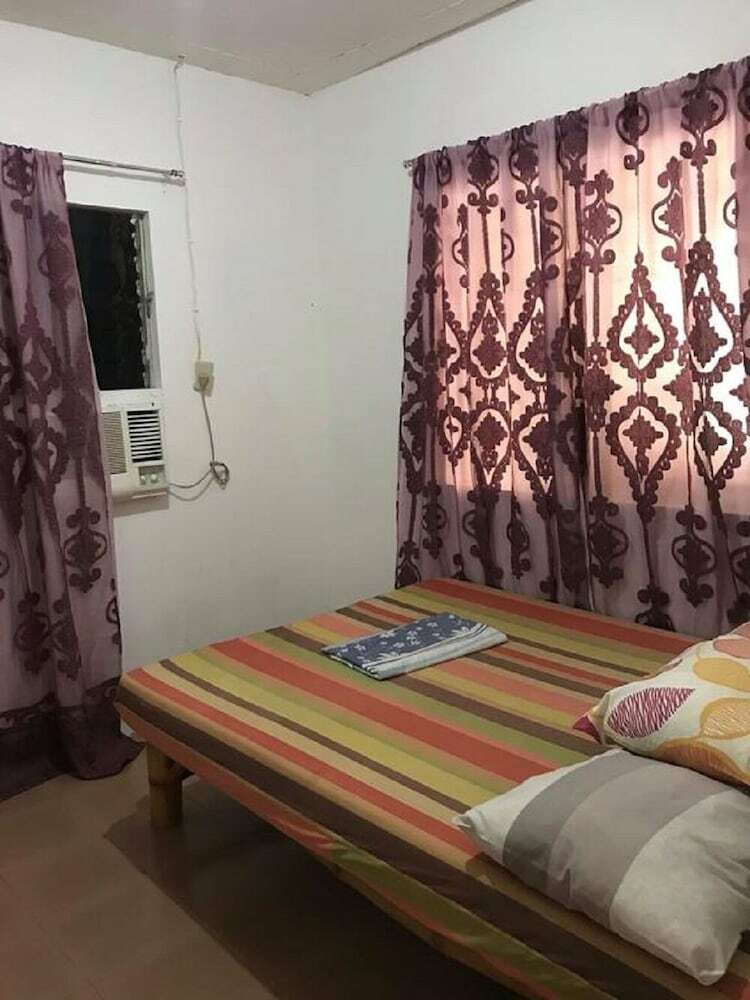Hostal Le Village Hostel & Bar Moalboal - Adults Only