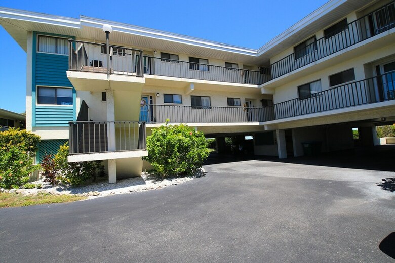 Bridge Port Beach Resort