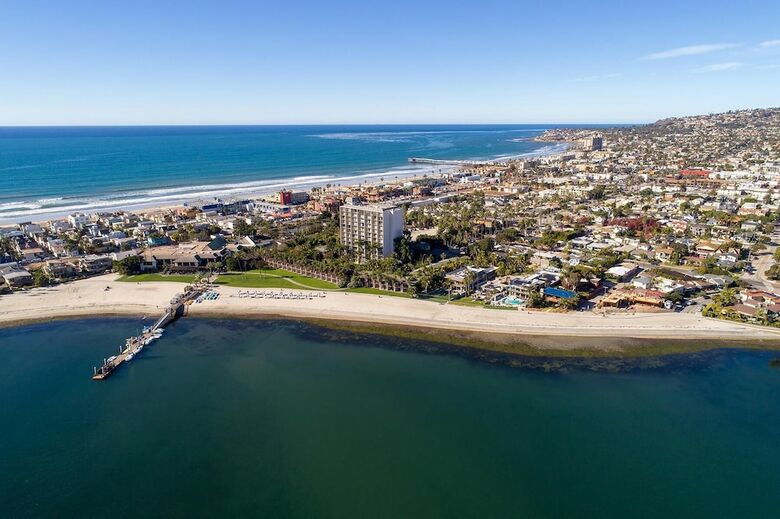 Endless Summer By Avantstay | Beachfront Home W/ Sunset Views!