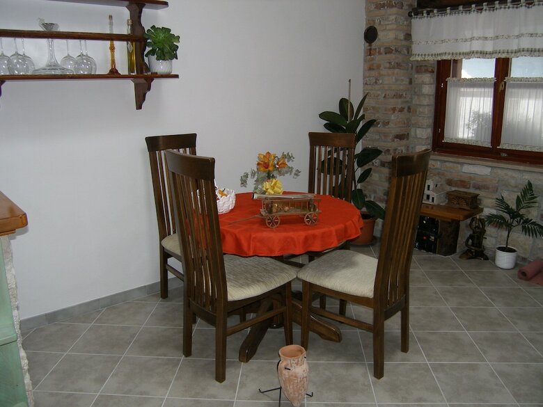Easeful Pifar Apartment Great Location