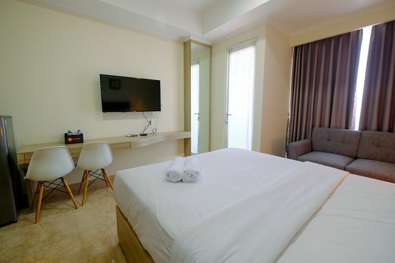 Modern Studio At Menteng Park Apartment