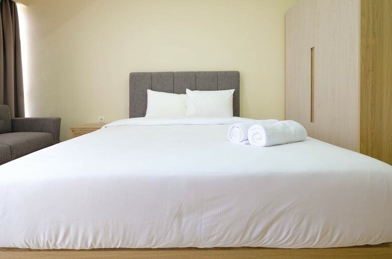 Comfy Studio Room With City View At Menteng Park Apartment
