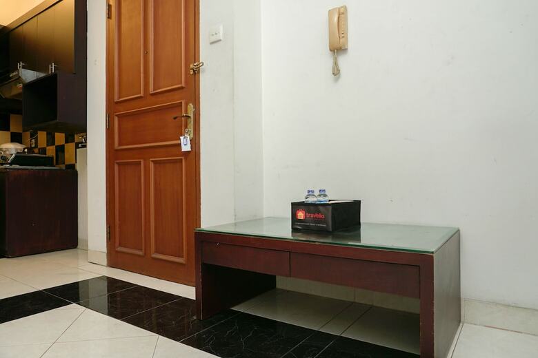Classic And Warm 2br Gading Mediterania Apartment