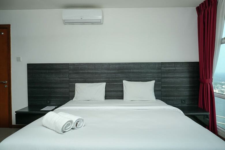 2br Seaview Condominium Green Bay Pluit Apartment