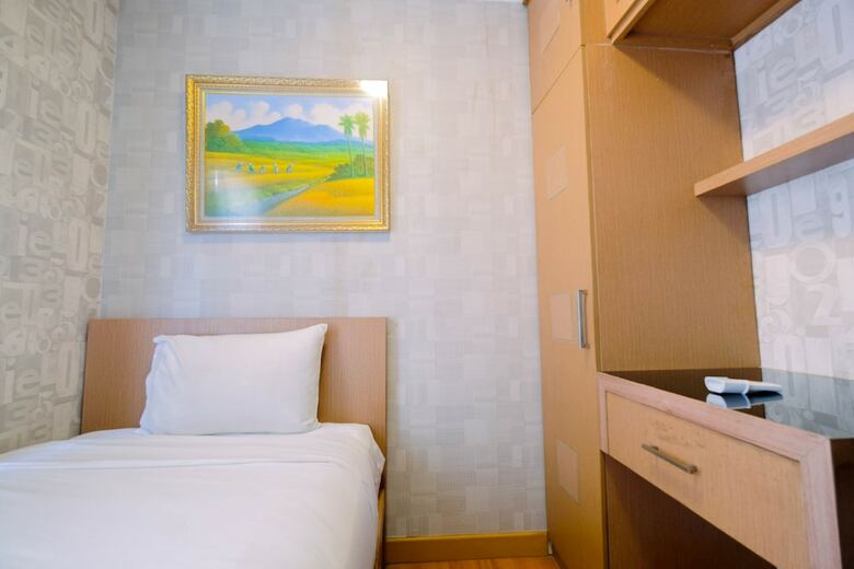 Comfy 2br At Mediterania Marina Ancol Apartment