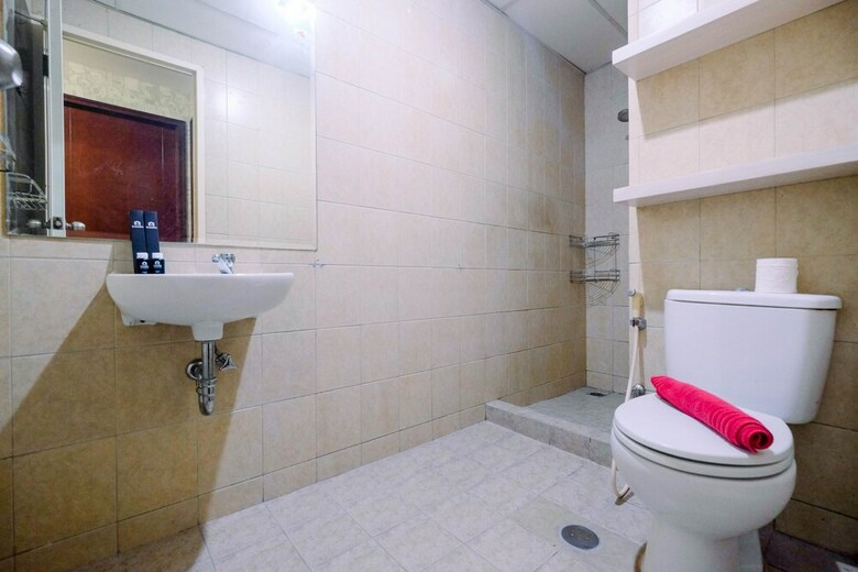 Comfy 2br At Mediterania Marina Ancol Apartment