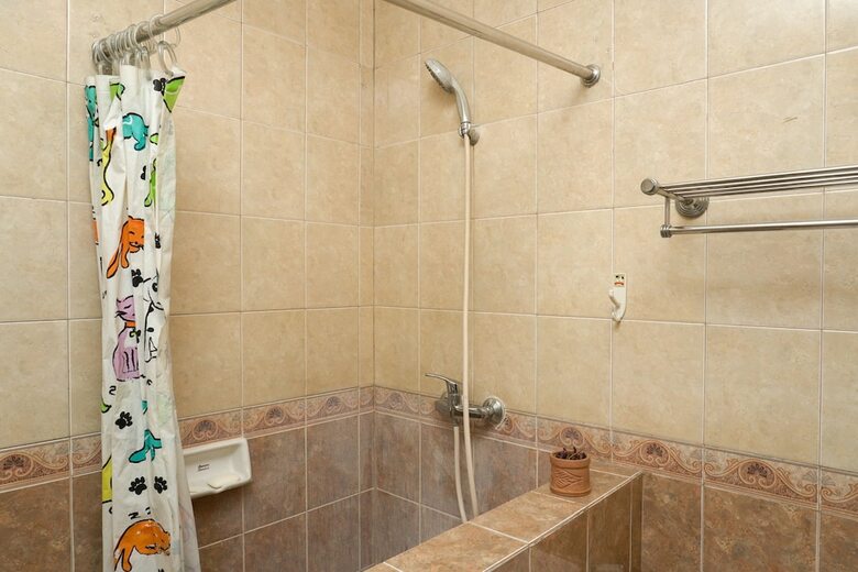 Big And Cozy Studio Apartment At Puri Garden