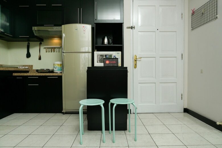 Big And Cozy Studio Apartment At Puri Garden