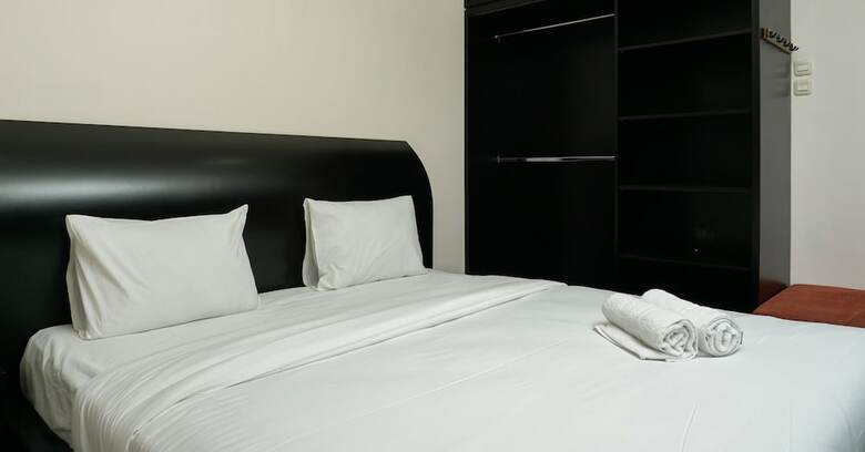 Big And Cozy Studio Apartment At Puri Garden