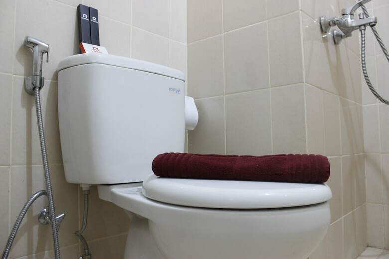 Warm 2br Apartment At Parahyangan Residence