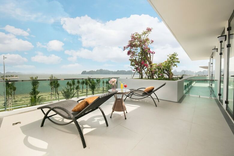 Hotel Tuan Chau Kingly Villa