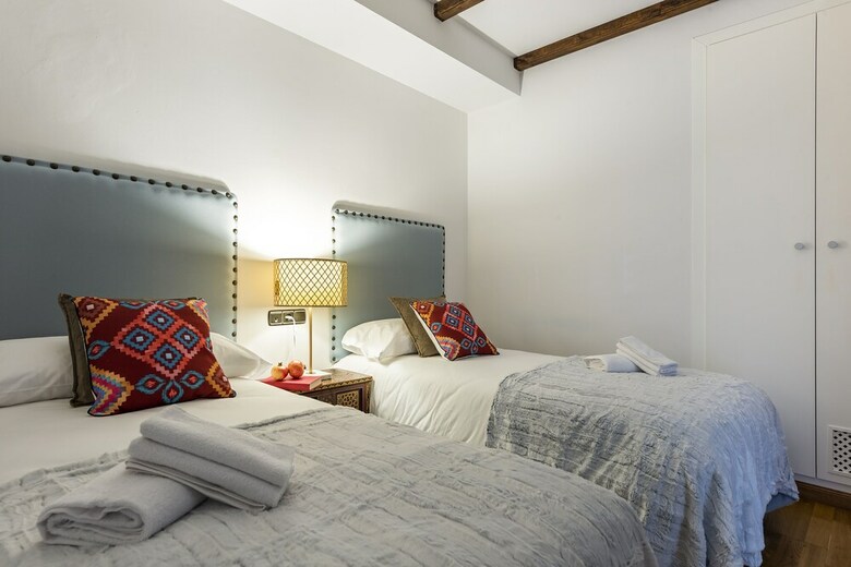 Stylish 2bds Apartment Amazingly Located. Bib Rambla