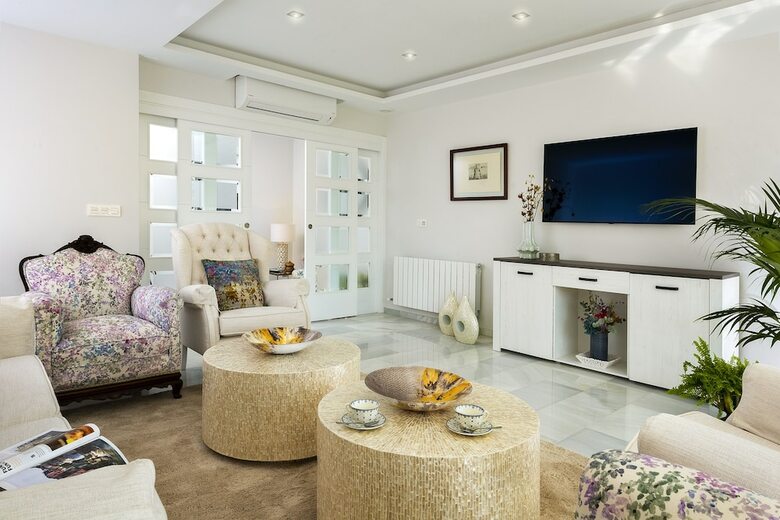 Beutiful & Spacious 3bd Apartm In Prime Location. Recogidas