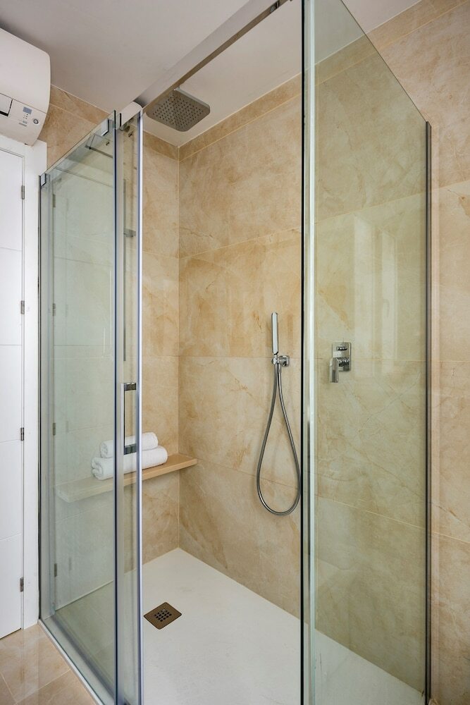 Beutiful & Spacious 3bd Apartm In Prime Location. Recogidas