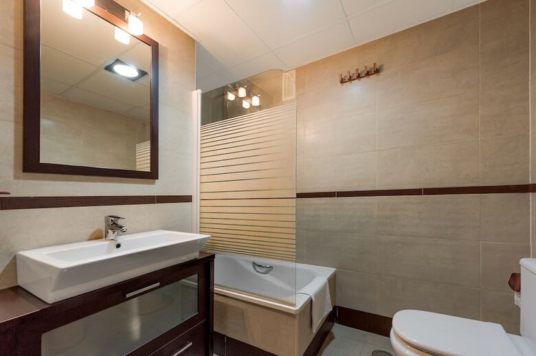 Modern 2 Bd Apartment With Private Terrace. Eslava Terrace