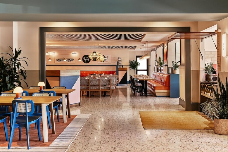 Wayfinder Hotel