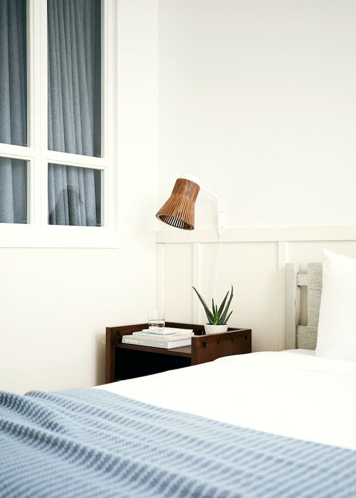 Wayfinder Hotel