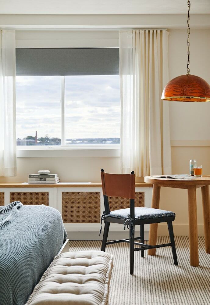Wayfinder Hotel