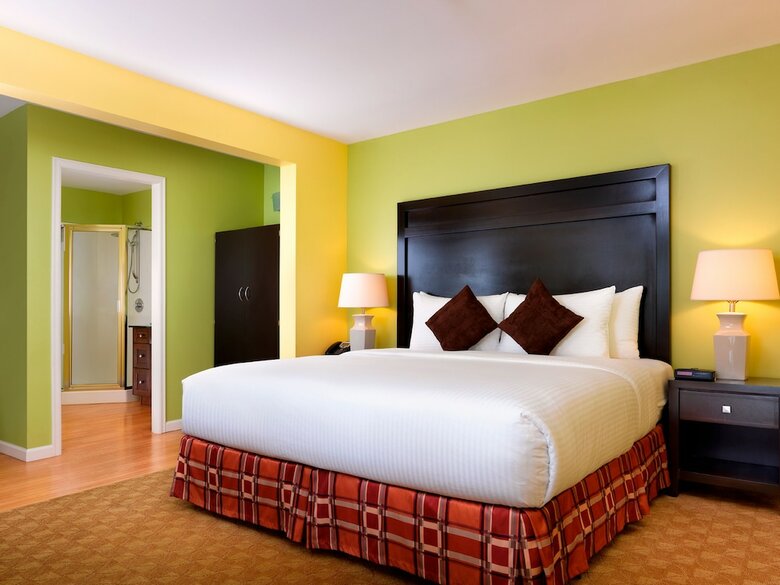 Huntingdon Manor Hotel