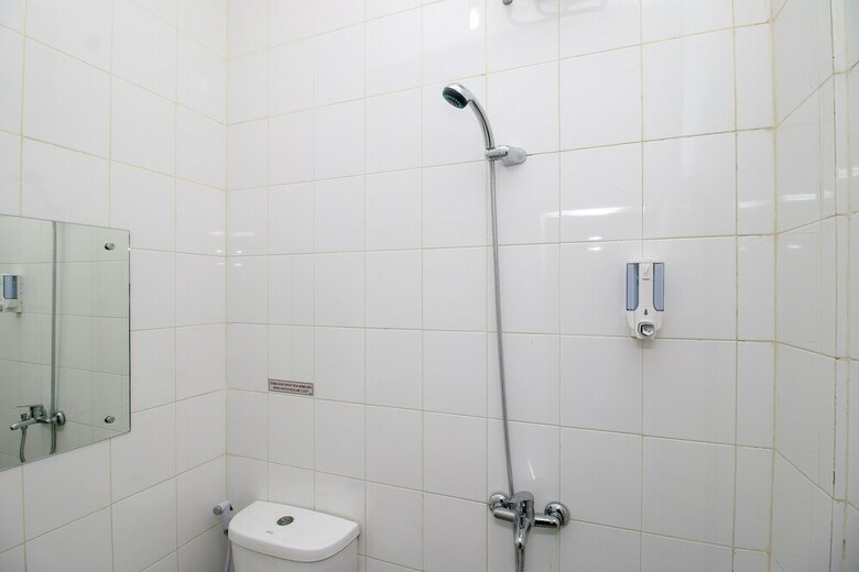 Hotel Airy Karawaci Empu Barada Raya 51 Tangerang