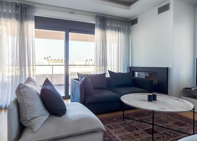 Stylish 2 Bedroom Apartment Spectacular Sea View