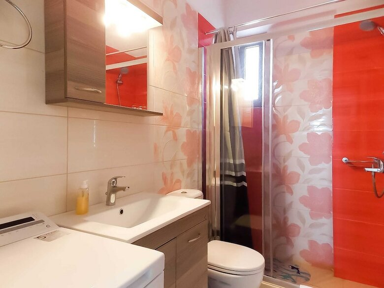 Stylish 2 Bedroom Apartment Spectacular Sea View