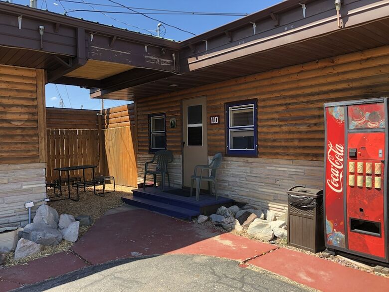 Hilltop Motel